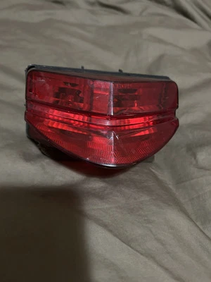 Luz trasera Honda CBR600F4i OEM 01-06 (33701-MBW-A1l) Foto 1 de 4