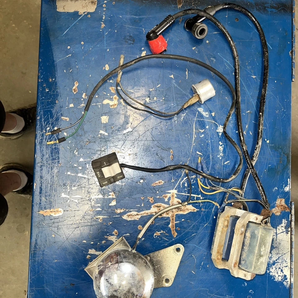 Conjunto de bobina de encendido 30500-312-007 1970-1973 OEM Honda CB350 CL350 Foto 1 de 3