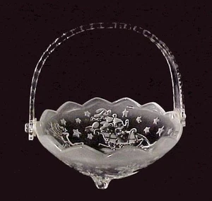 Mikasa Weihnachtskorb Milchglas Plexiglas Griff Schlitten Rentier Weihnachtsmann - Bild 1 von 7
