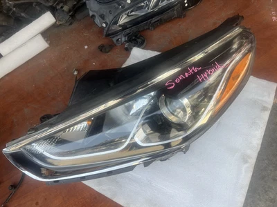 *OEM Halogen LH Side Headlight Assembly Fits 2018-2019 Sonata Hybrid - Image 1 of 4