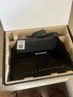 Router WiFi inteligente NETGEAR Nighthawk AC2600 (R7450) Foto 1 de 2