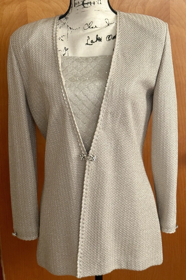 Impressionante jaqueta de noite St. John com fio metálico e detalhes de strass💝 6 - Imagem 1 de 4