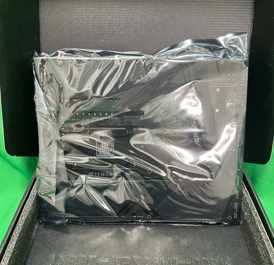 GIGABYTE B550 AORUS MASTER (rev 1.0) AM4 AMD B550 Motherboard - Image 1 of 4