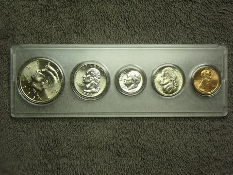 1995 Birth Year Set Choice Brilliant Uncirculated in hard plastic holder Cover