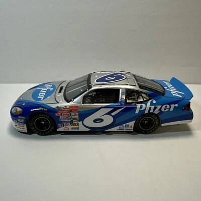 Equipo Calibre 1:24 Diecast - #6 Mark Martin (2001) Foto 1 de 4