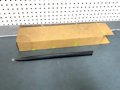 Pontiac G6 2006 cupé moldeado cuarto panel lado conductor GM OEM NOS 19120050 Foto 1 de 4