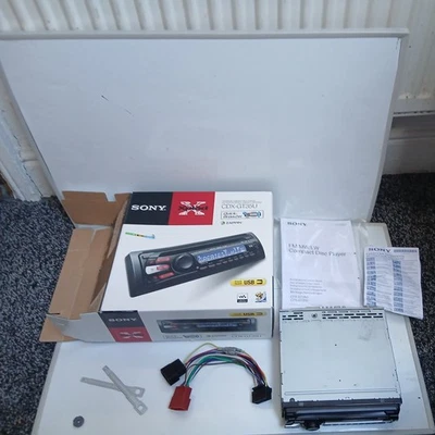 SONY car head unit. CDX-GT35U - CD player, USB connectivity MP3 player Aux input - Image 1 of 4