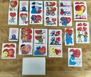 Lot of 35 VTG MUPPETS, INC. student Valentines Cards/Envelopes, Many Designs-NEW - Picture 1 of 8