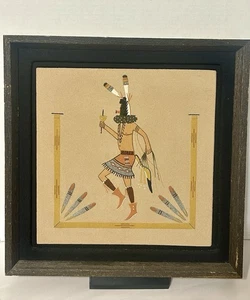 Vintage Navajo Sandmalerei Arizona Ureinwohner aus Figur tanzend 17" Rahmen  - Bild 1 von 16