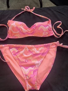 Women’s Size Large Two Piece Swim Suit Shades Of Pink - Picture 1 of 10