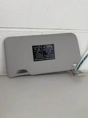 Nissan Versa 2013-2019 parasol lado del conductor izquierdo gris OEM Foto 1 de 4