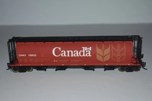 HO Scale Athearn Canadian National Quad Bay Covered Hopper 109923 C54542 - Bild 1 von 2
