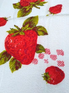 Vintage Kitchen Terry Towel STRAWBERRIES Cannon Mills 26x15 Retro Kitchen Decor - Picture 1 of 5