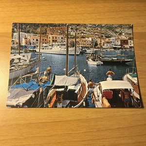 CARTOLINA A COLORI VINTAGE COLLEZIONE ISOLA DEL GIGLIO IL PORTO - Foto 1 di 2