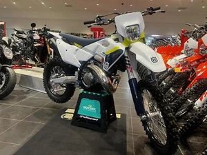 2025 Brand New Husqvarna TE 250 2-stroke - Picture 1 of 3