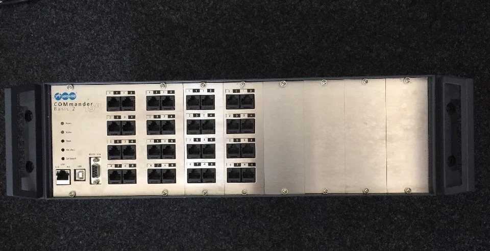 Auerswald COMmander Basic 2 19" Telefonanlage COMmander 8/ab / S0 - 01231 - Bild 1 von 1