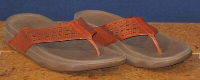 Sandalias de tanga FitFlop para mujer talla 10 terracota surf celosía floral Foto 1 de 4