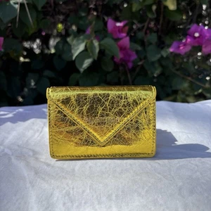 NUEVO CON ETIQUETAS $450 Balenciaga Papel Sobre Cuero Compacto Billetera Triple Metálico Dorado - Imagen 1 de 10