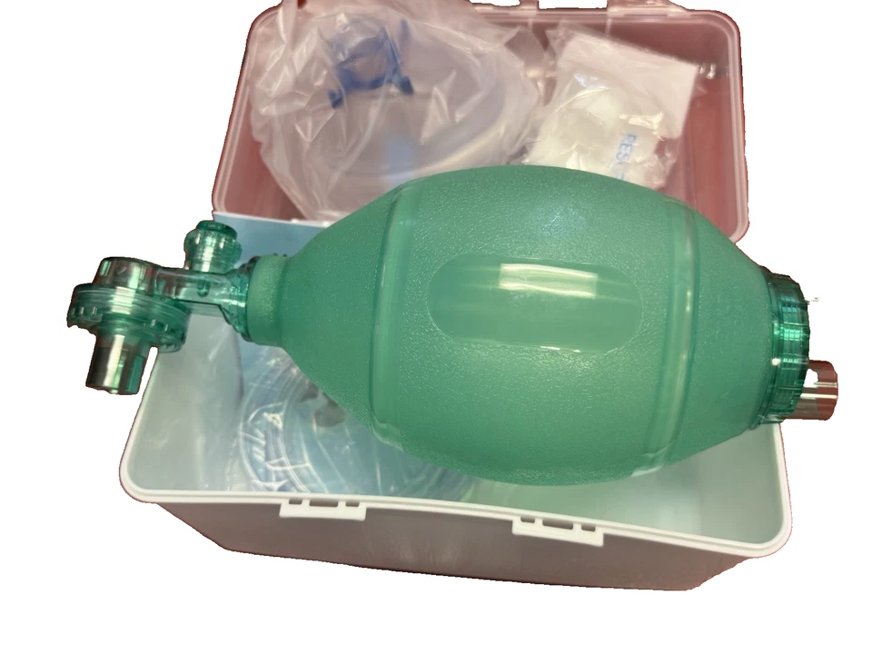 CPR Ambu Bag (2000ml) for Adults – Includes Mask, O2 line, & O2 res – New in Bag — 第 1/3 张图片