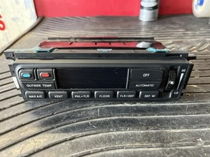 1997-1998 LINCOLN MARK VIII 8 DIGITAL CLIMATE CONTROL AC HEATER F7LH-19C933-AF - Picture 1 of 7