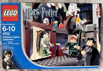 LEGO Harry Potter: Professor Lupin's Classroom (4752) Foto 1 de 4