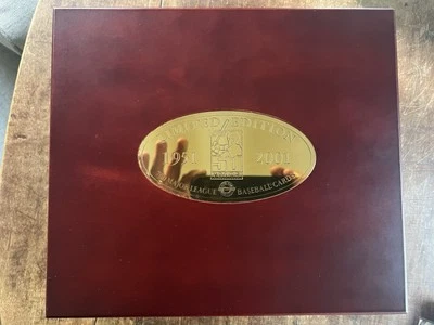 2001 TOPPS EDIÇÃO LIMITADA CONJUNTO DE FÁBRICA 50º ANIVERSÁRIO ICHIRO RC - Imagem 1 de 4