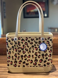 Bolso Bogg con estampado de leopardo. ¡Edición limitada! AGOTADO EN TIENDAS - Imagen 1 de 3