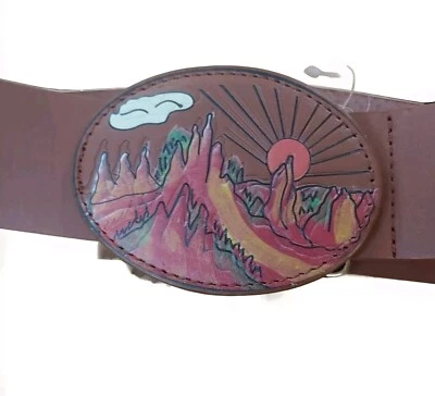Коричневый ремень XL с ручной росписью Ray Of Sunshine Desert Mountain Sunrise пряжка с инструментами - Изображение 1 из 4