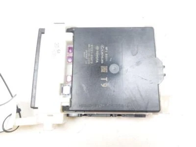 892210DA70 SCATOLA FUSIBILI TOYOTA YARIS CROSS (MXP) 1.5 HYBRID 12V AUT 116CV 52 - Immagine 1 di 4