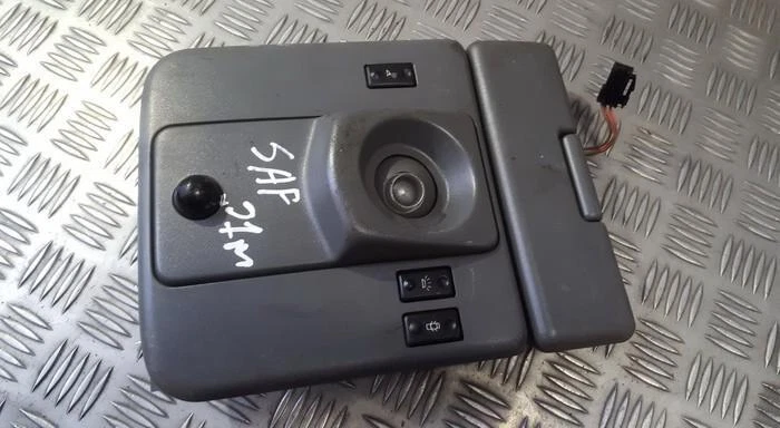 Luz interior delantera Renault Safrane 1997 7701689425, original #398381-38 Foto 1 de 1