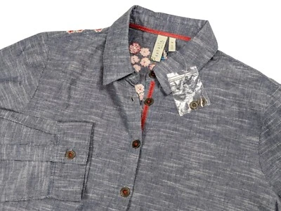 Рубашка Sahalie на пуговицах женская средний размер вышитые цветы шамбре синий богемный  - Изображение 1 из 4