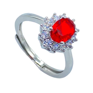 Anello Ovale in Argento 925 con Zircone Rosso Rubino Contornato da Zirconi Bianc - Picture 1 of 1