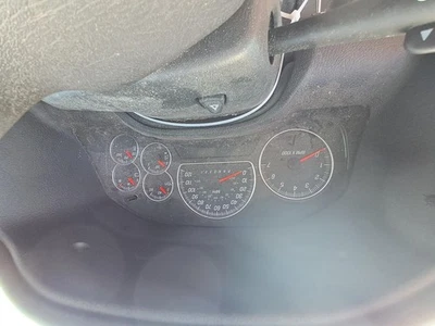 Used Speedometer Gauge fits: 2006 Gmc Envoy US cluster w/o driver information di - Image 1 of 4