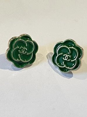 Chanel Botones Flor Camelia 13mm Pequeño 2 piezas Oro Verde Foto 1 de 4