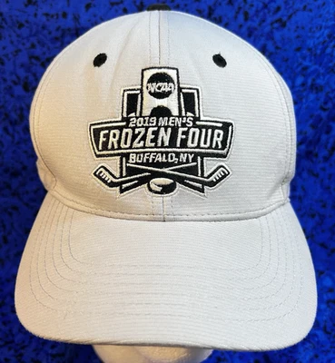 Frozen Four 2019 para hombre NCAA Hockey Tourney Bflo NY poli/spandex gris HK-LP gorra Foto 1 de 4
