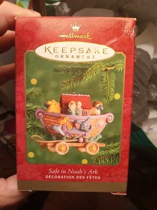 Hallmark Ornament: 2000 Safe in Noah's Ark In Box Pre-owned Good Condition (Hal) - Picture 1 of 10