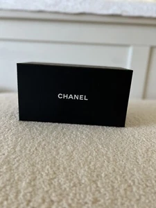 Original Chanel NUR weiche schwarze gesteppte Sonnenbrille XL Etui, Tuch, Box - Bild 1 von 7