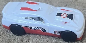 Automóvil Mattel Hot Wheels 2018 rojo blanco plástico B. Little & Co. - Imagen 1 de 6