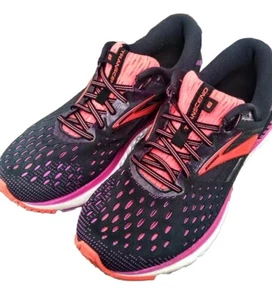 TG 9,5 M BROOKS TRANSEND 6 SCARPE DA CORSA NERE/CORALLO DONNA MOLTO BELLE. Prezzo consigliato $160 - Foto 1 di 11