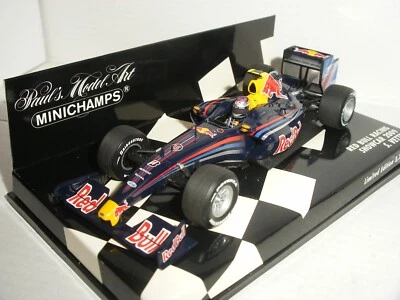 1/43 Minichamps 400 090085 - 2009 Red Bull Racing RB5 Vettel Showcar - Nr. Mint - Image 1 of 4