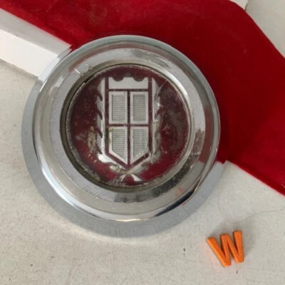 #W (1) 80-91 Ford LTD / Crown Victoria / Tapa central Marquis para turbina de 15" ROJO Foto 1 de 4