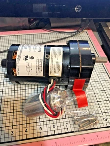 DAYTON 6Z07B 115V Reversible Gearmotor, 32.7RPM, 96iin/LB, 49:1, 10.8Nm, W/ CAP. - Picture 1 of 6