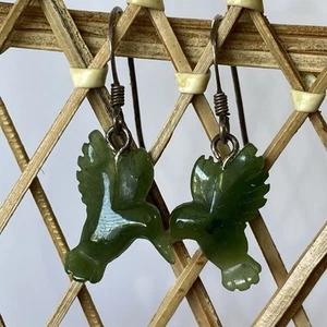 Orecchini colibrì in argento sterling e giada verde intagliata - Foto 1 di 5
