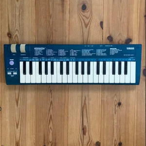 Yamaha CBX-K1B MIDI Keyboard blue good condition - Picture 1 of 3
