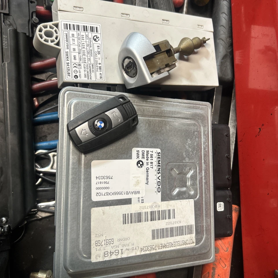 BMW E90 E91 328xi N52 2007 DME/juego de llaves de caja - usado OEM  Foto 1 de 2