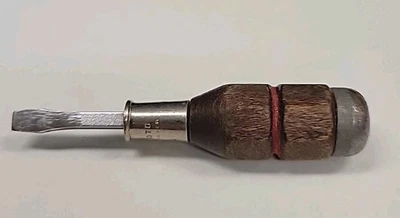 Destornillador de cabeza plana vintage Proto Stubby con mango de madera 9701 Foto 1 de 4