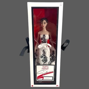 Integrity Toys 2012 Poppy Parker como Sabrina Isn't It Romantic - Nuevo - Imagen 1 de 22