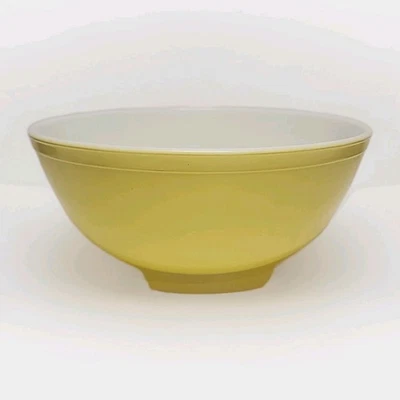 VTG Pyrex 404 Large 10" Nesting Mixing Bowl Primary Color Yellow 4 Qt MCM - Image 1 of 4
