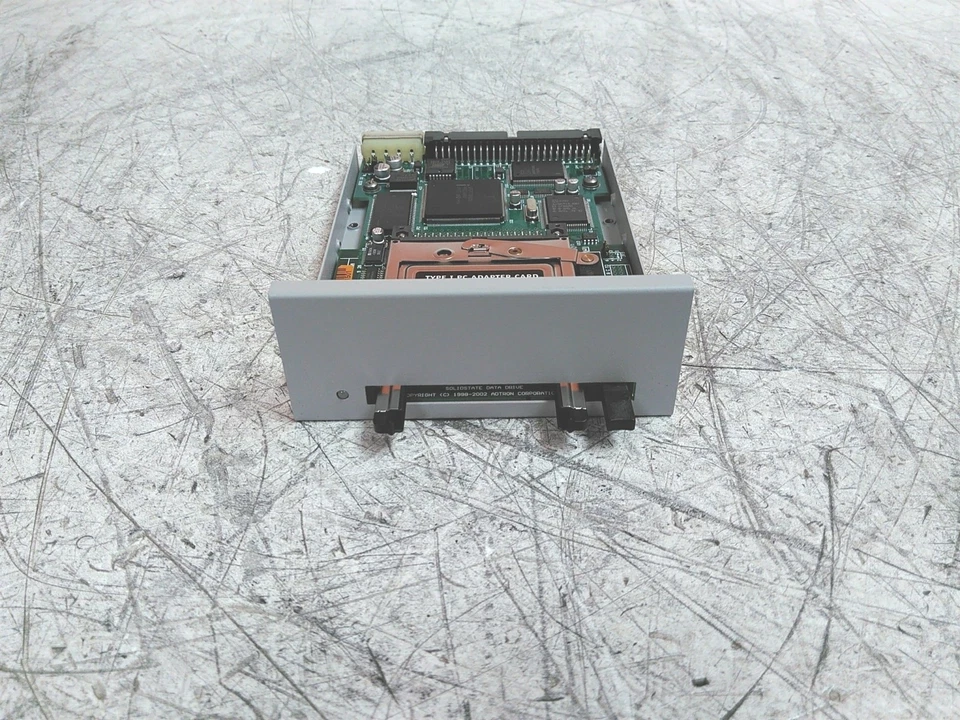 Unidad de datos de estado sólido SCSI Adtron SDDS-04AC-SA01 3,56" PCMCIA a adaptador SCSI Foto 1 de 4