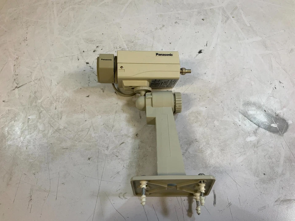 Panasonic WV-CP244 Color CCTV Surveillance Security Camera Beige Wall-Mount R3A* - Image 1 of 4
